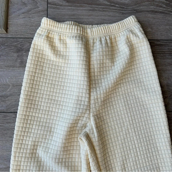 Shein  Cream Plaid Textured Quilted Jogger Pants - Picture 2 of 10